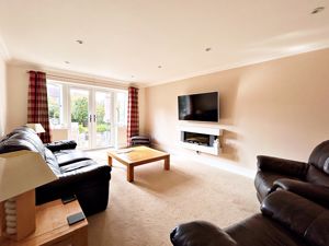Living room- click for photo gallery